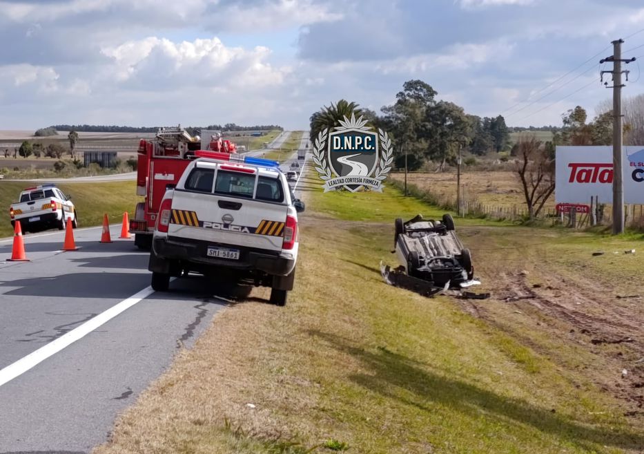 COLONIA: UNA PERSONA PERDIÓ LA VIDA TRAS DESPISTAR Y VOLCAR EL AUTO EN EL QUE VIAJABA