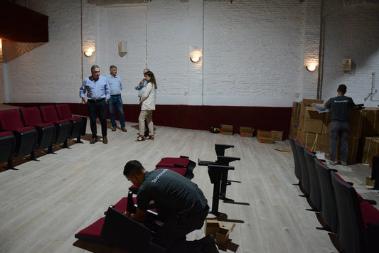 REALIZAN REFORMAS Y CAMBIO DE BUTACAS EN BASTIÓN DEL CARMEN