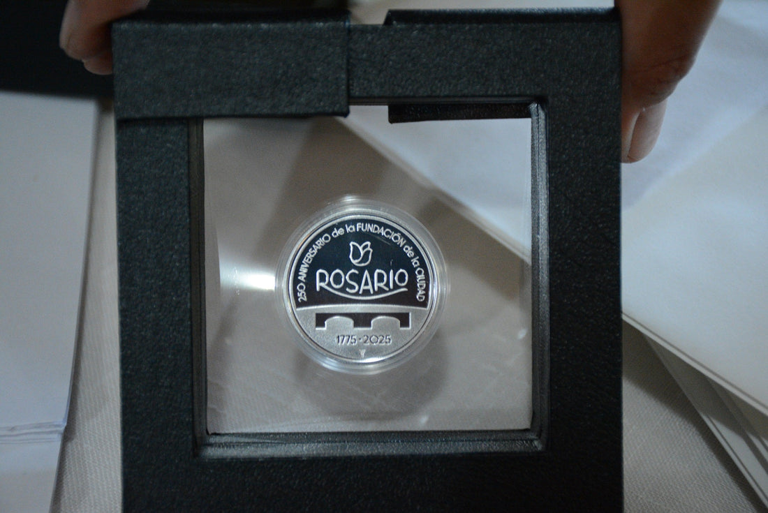 SE PRESENTÓ MONEDA CONMEMORATIVA A LOS 250 AÑOS DE LA CIUDAD DE ROSARIO