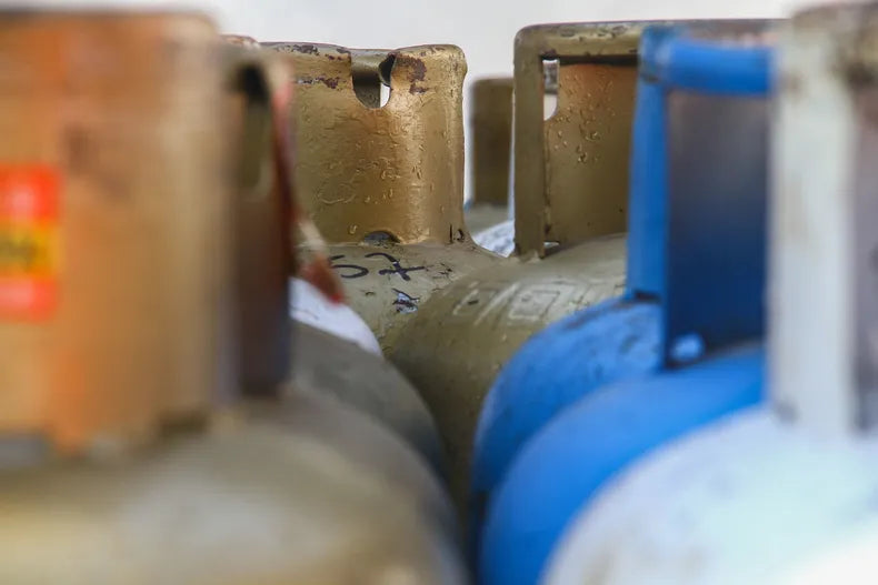 A PARTIR DEL MARTES: GARRAFA SUPERGAS BAJA $ 100, LA NAFTA Y EL GASOIL AUMENTAN