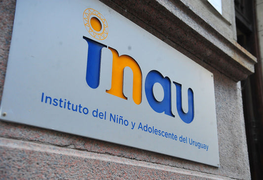 LA JUSTICIA RESOLVIÓ QUE NIÑO QUE CAMINABA SOLO Y MOJADO POR RIVERA VUELVA CON SU MADRE